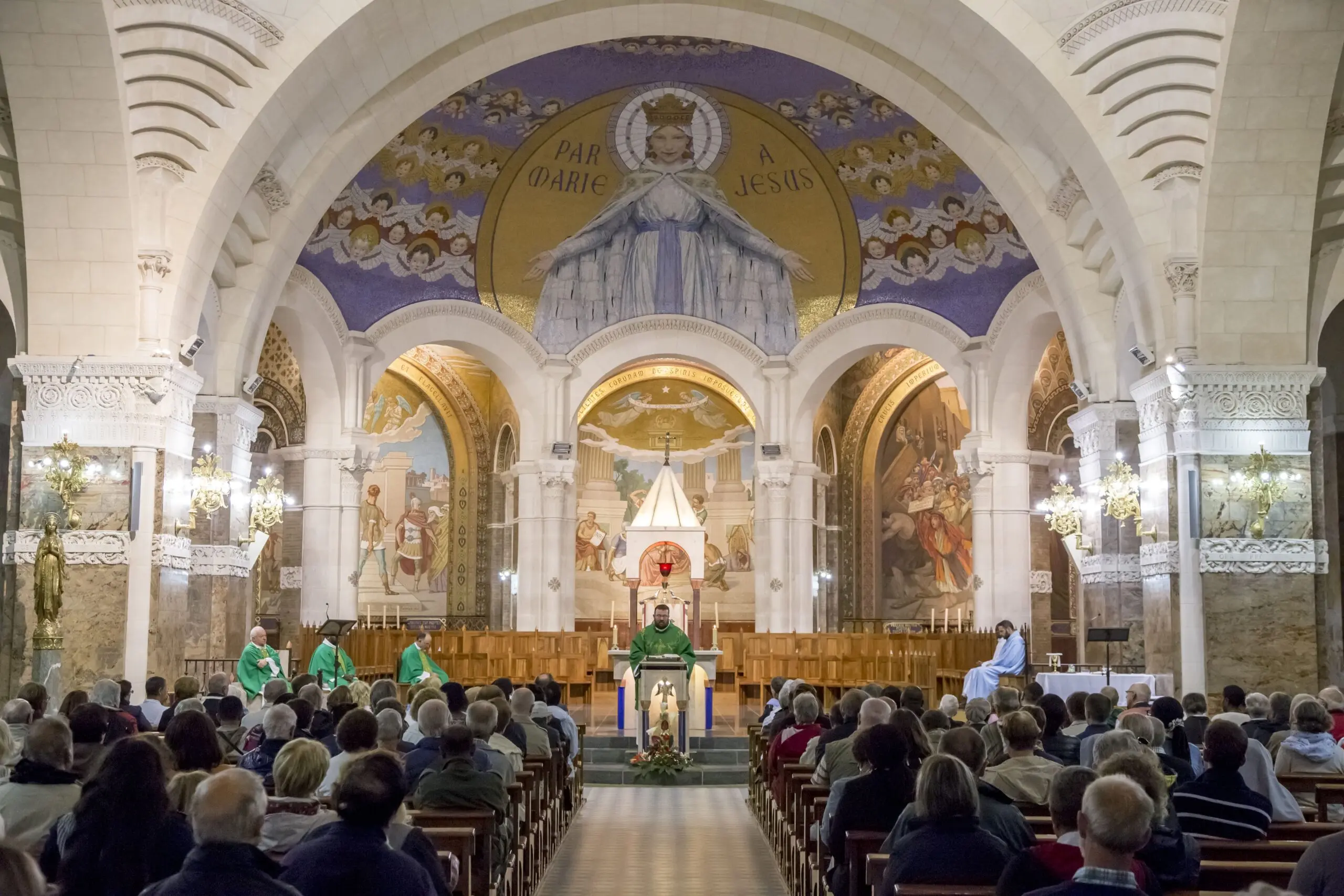 La Gruta de Lourdes: Un Santuario de Fe y Esperanza - A qué hora es misa en inglés en Lourdes misa en gruta de lourdes - A qué hora es misa en inglés en Lourdes