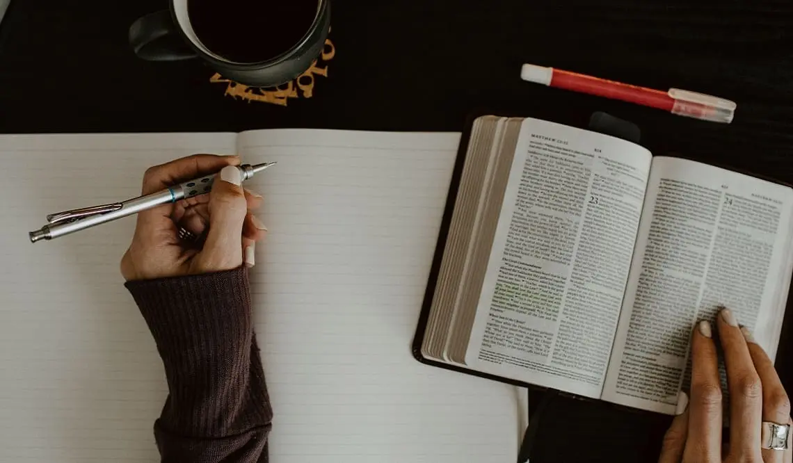 Escudriñar las Escrituras: Un Viaje de Descubrimiento Espiritual - Cómo leer la Palabra de Dios todos los días como puedo escudriñar la biblia - Cómo leer la Palabra de Dios todos los días