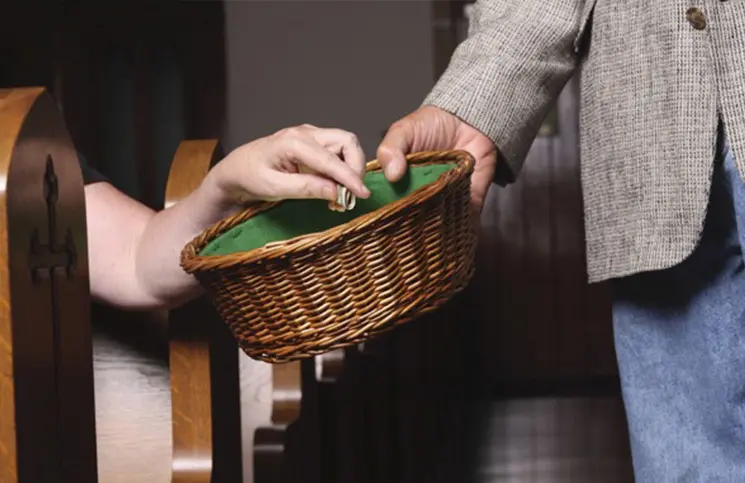 ¿Cómo se llama dar dinero en misa? - Cómo se dice el dinero que se da en la Iglesia como se llama cuando piden dinero en misa - Cómo se dice el dinero que se da en la Iglesia