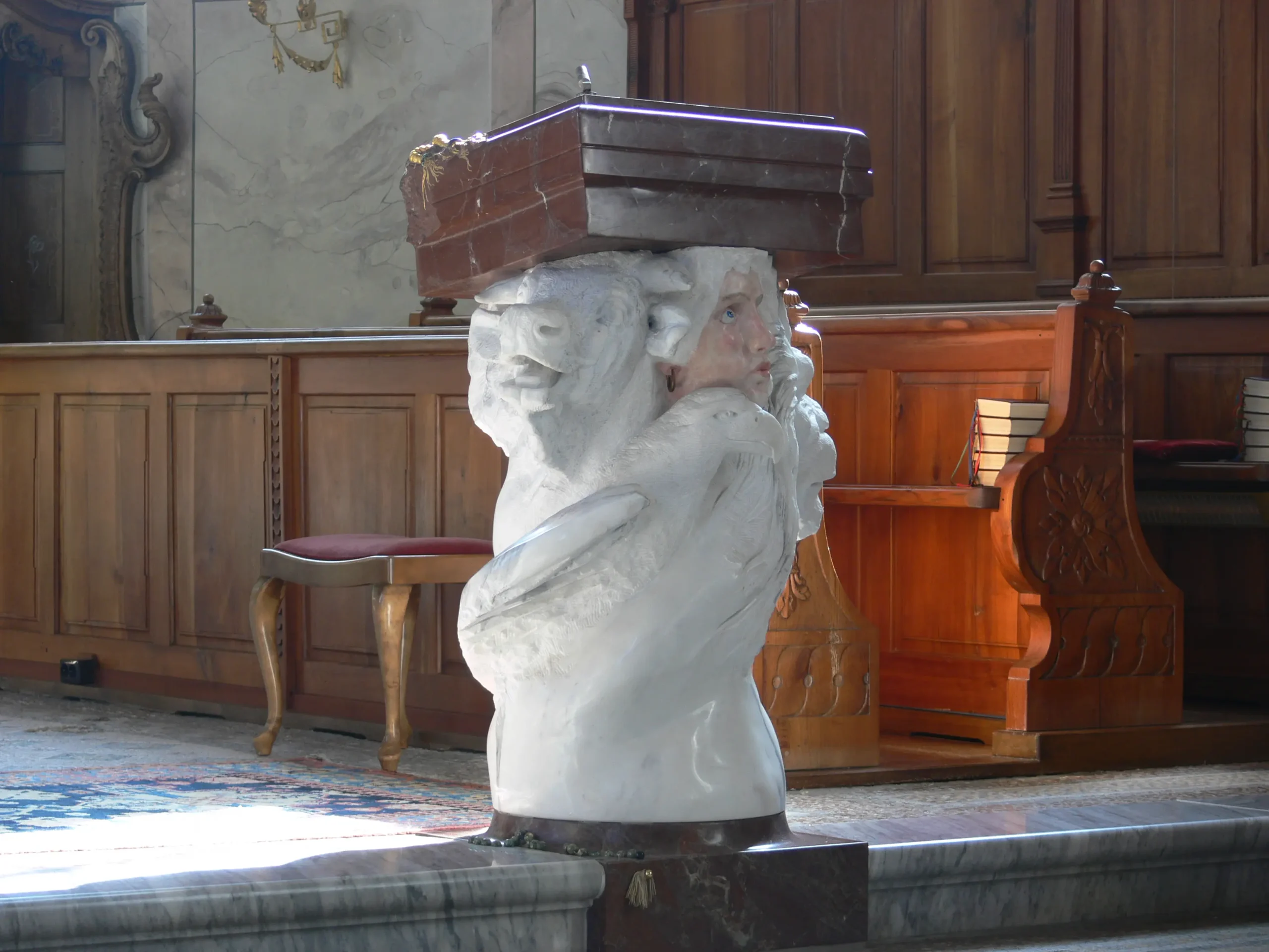 como se llama el mueble donde se pone la biblia - Cómo se llama el mueble dónde se pone la Biblia el pastor
