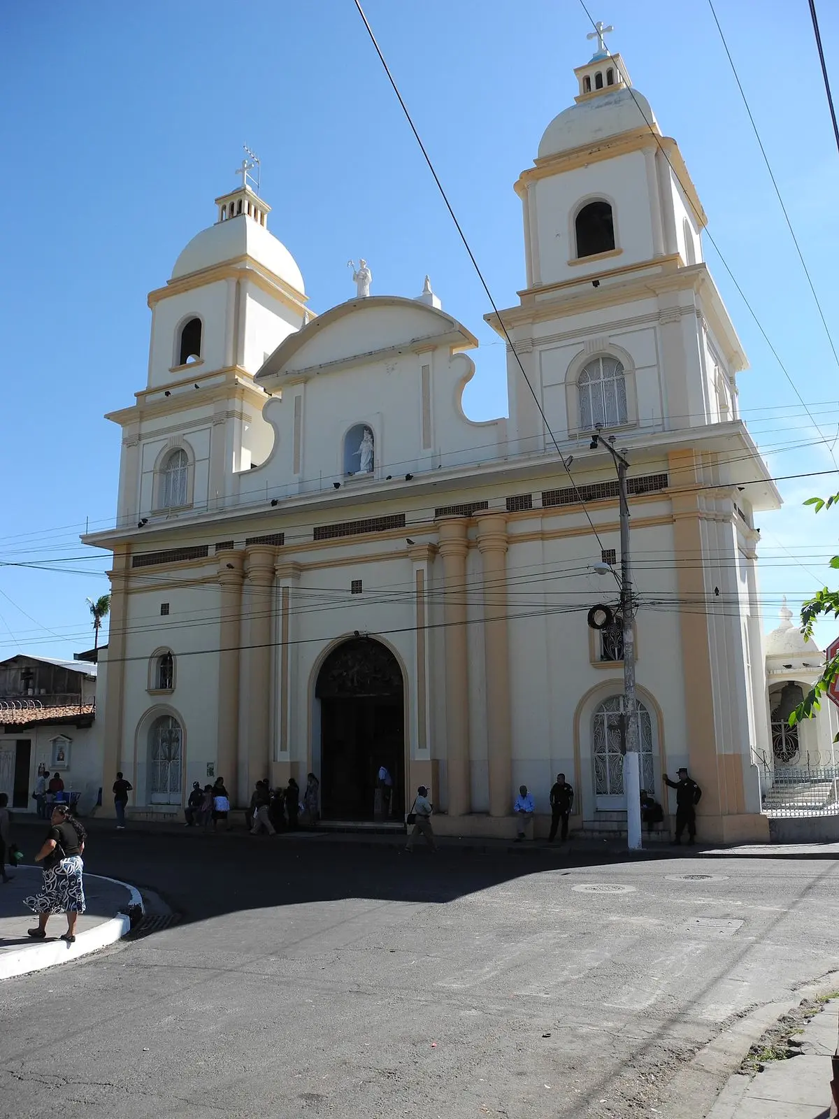 La Misa en San Gabriel, Vicente López: Un Viaje Espiritual - Cómo se llama el párroco de San Vicente misa san gabriel vicente lopez - Cómo se llama el párroco de San Vicente