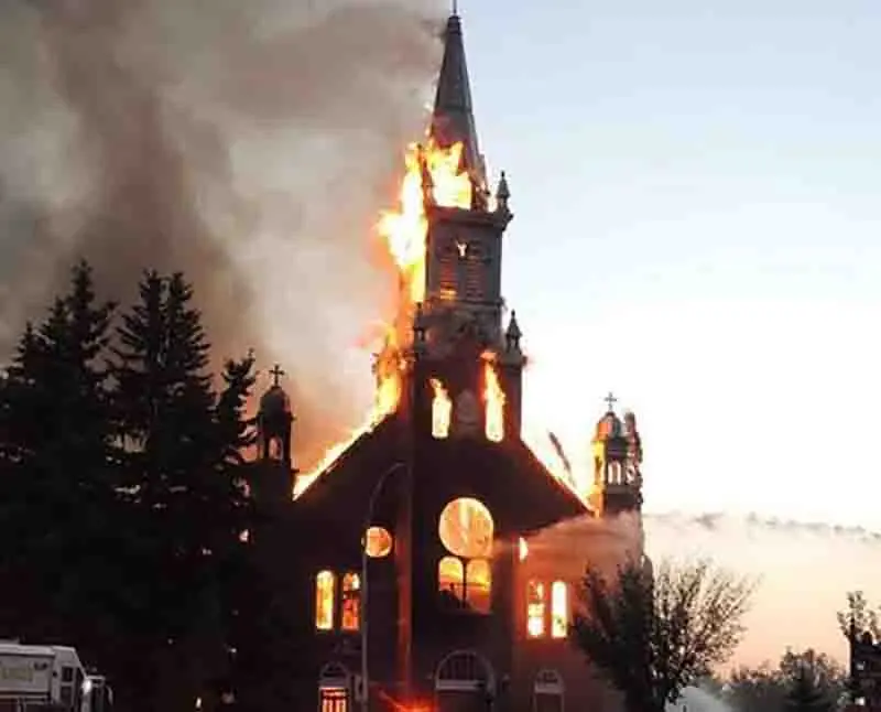 La Tragedia de la Iglesia de la Compañía de Jesús: Un Incendio que Marcó la Historia de Santiago - Cómo se llama la iglesia que se quemó iglesia quemada - Cómo se llama la iglesia que se quemó