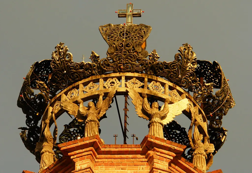La Corona de la Iglesia de Puerto Vallarta: Un Símbolo de Fe y Historia - Cómo se llamaba anteriormente Puerto Vallarta corona de la iglesia de puerto vallarta - Cómo se llamaba anteriormente Puerto Vallarta