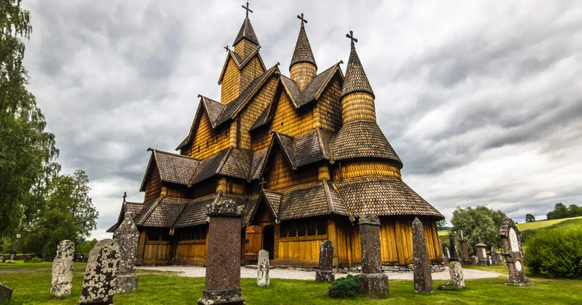 Las Iglesias de Madera de Noruega: Un Viaje a Través del Tiempo y la Fe - Cómo se llaman las iglesias de madera que hicieron los vikingos noruega iglesia de madera - Cómo se llaman las iglesias de madera que hicieron los vikingos