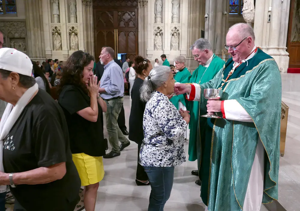 ayudar al sacerdote en la misa - Cómo servir en la Misa