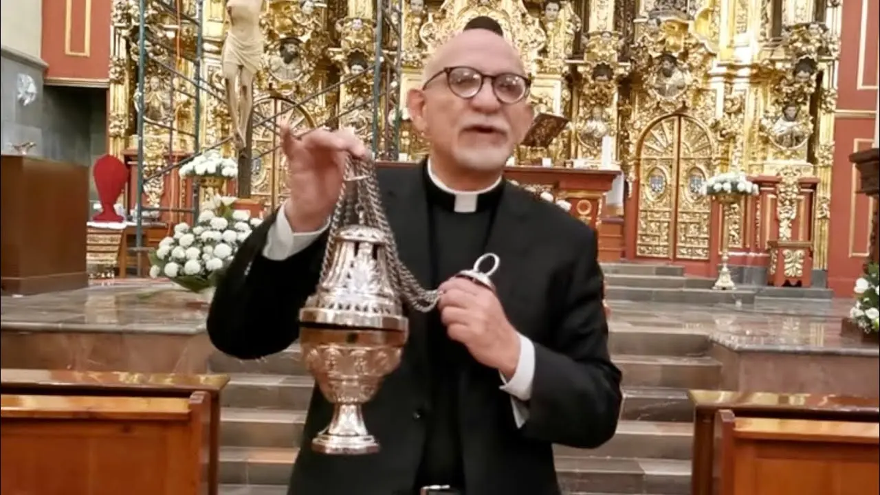 El Incienso en la Misa: Un Signo de Reverencia y Unión con Dios - Cómo usar el incienso en Misa como se usa el incensario en la misa - Cómo usar el incienso en Misa