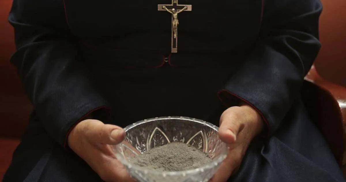 Resurgir de las Cenizas: Un Viaje de Esperanza y Transformación en la Biblia - Cuál es el significado de la ceniza en la Biblia resurgir de las cenizas biblia - Cuál es el significado de la ceniza en la Biblia