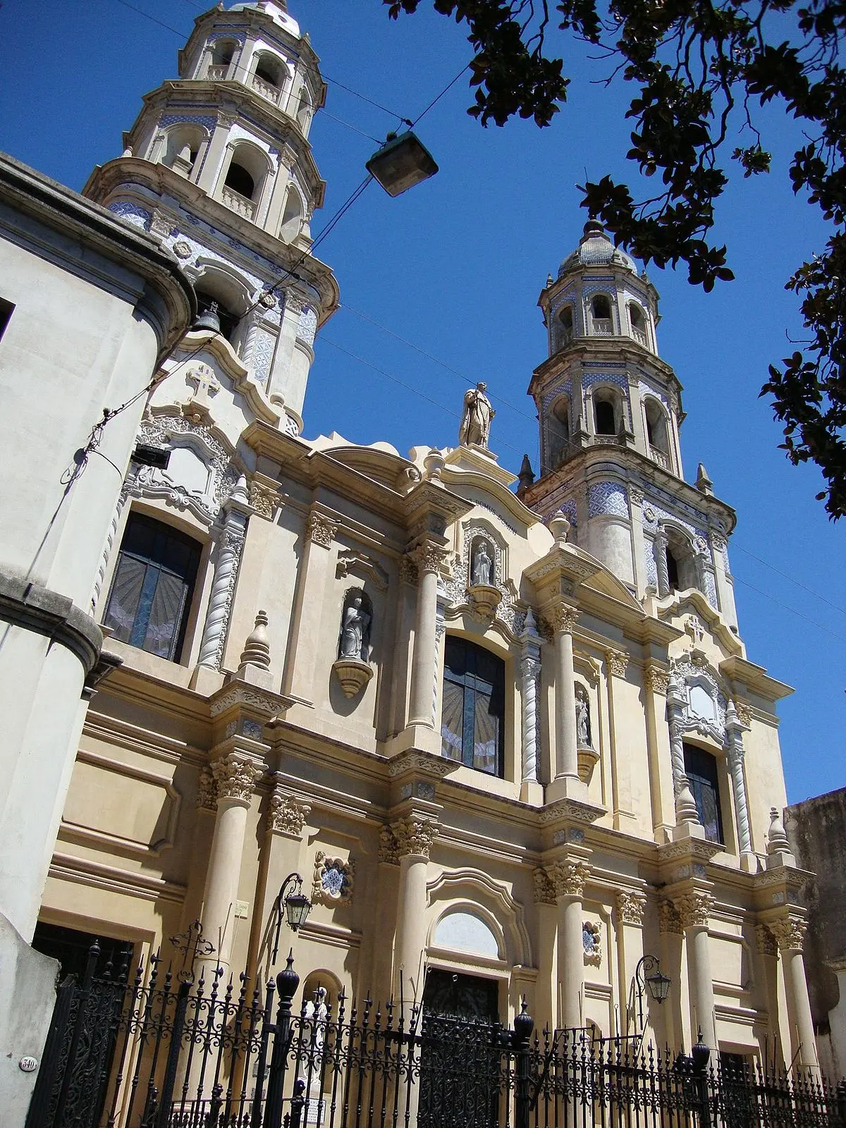 La riqueza religiosa de Buenos Aires: Un viaje por sus Iglesias - Cuál es la catedral más bonita de Argentina iglesia buenos aires - Cuál es la catedral más bonita de Argentina