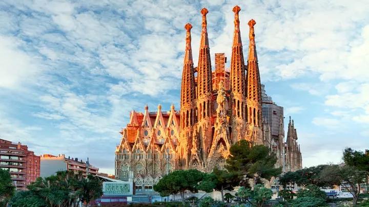 iglesia mas famosa de barcelona - Cuál es la catedral más grande de Barcelona