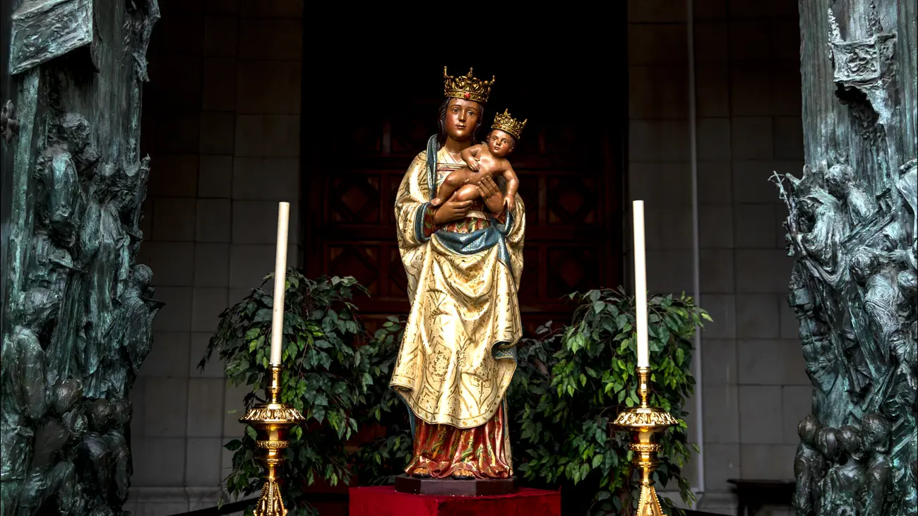 La Catedral de la Almudena: Un símbolo de Madrid - Cuál es la historia de la Virgen de la Almudena la iglesia de la almudena - Cuál es la historia de la Virgen de la Almudena
