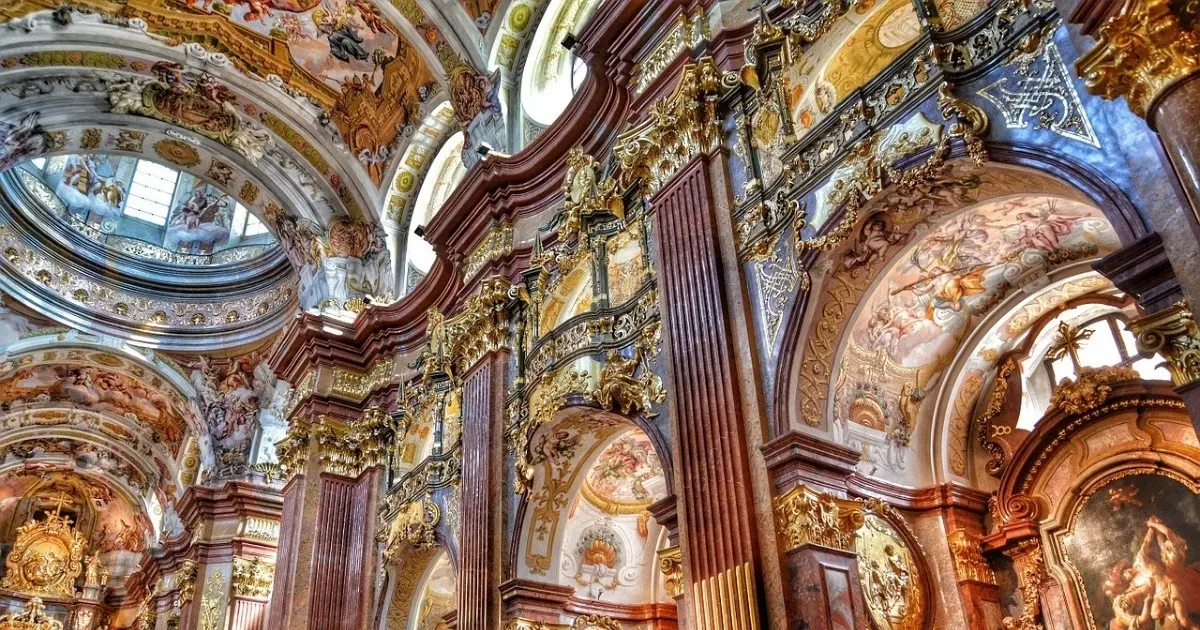 La Iglesia Barroca: Un Viaje a la Exuberancia y el Esplendor - Cuáles son las principales características del barroco iglesia barroca - Cuáles son las principales características del barroco