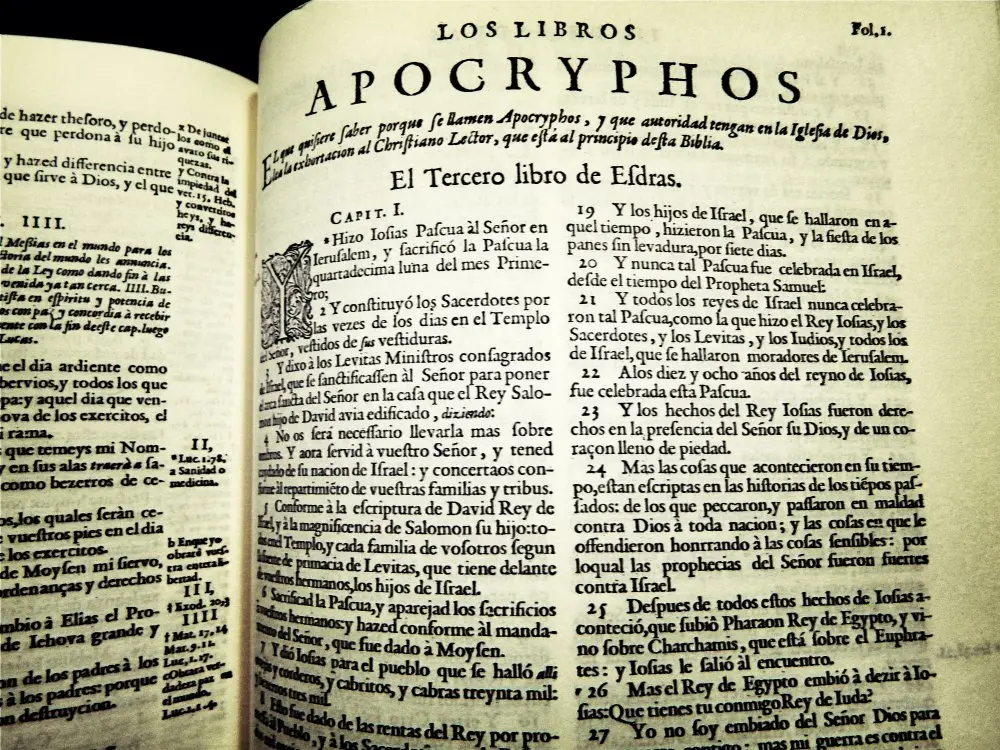 Los Libros Apócrifos de la Biblia: Un Mundo de Misterio e Historia - Cuáles son los libros apócrifos de la Biblia y por qué libros apocrifos de la biblia - Cuáles son los libros apócrifos de la Biblia y por qué