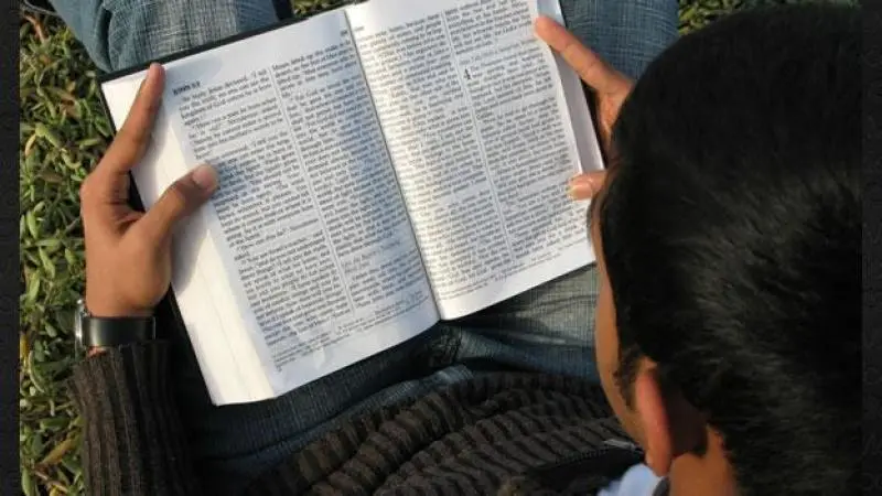 ¿Quién puede leer el Evangelio en la Misa? - Cuando el sacerdote lee el Evangelio quien puede leer el evangelio en la misa - Cuando el sacerdote lee el Evangelio