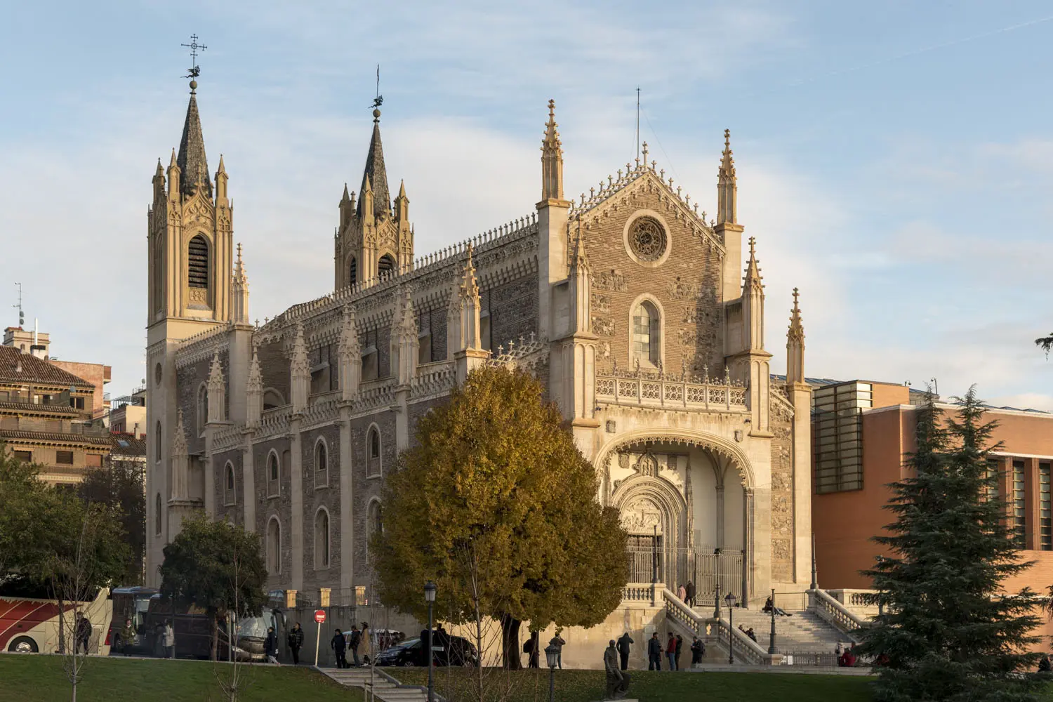 La Iglesia de los Jerónimos: Un Tesoro Arquitectónico y Espiritual en Madrid - Cuándo es gratis el Monasterio de los Jerónimos iglesia los jerónimos madrid - Cuándo es gratis el Monasterio de los Jerónimos