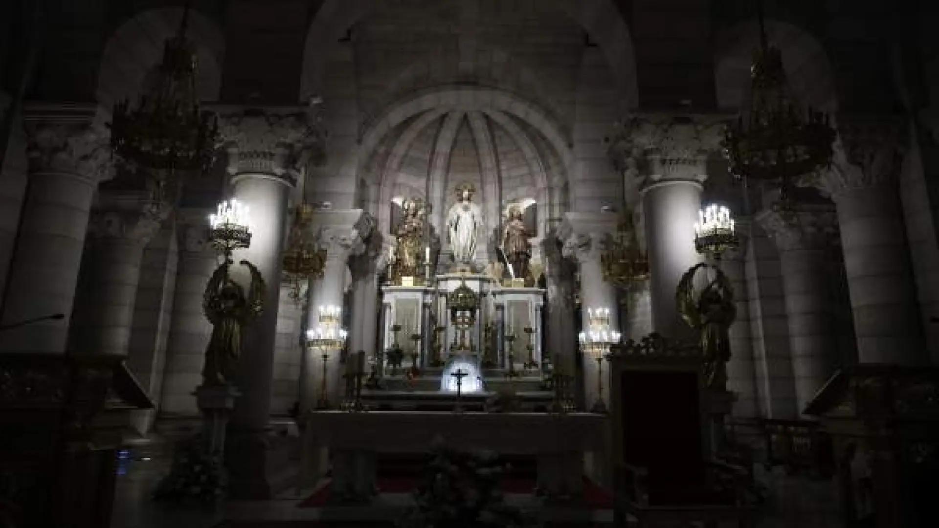 La Catedral de la Almudena: Un Tesoro Arquitectónico en el Corazón de Madrid - Cuando hay misa en la Almudena misa catedral madrid - Cuando hay misa en la Almudena