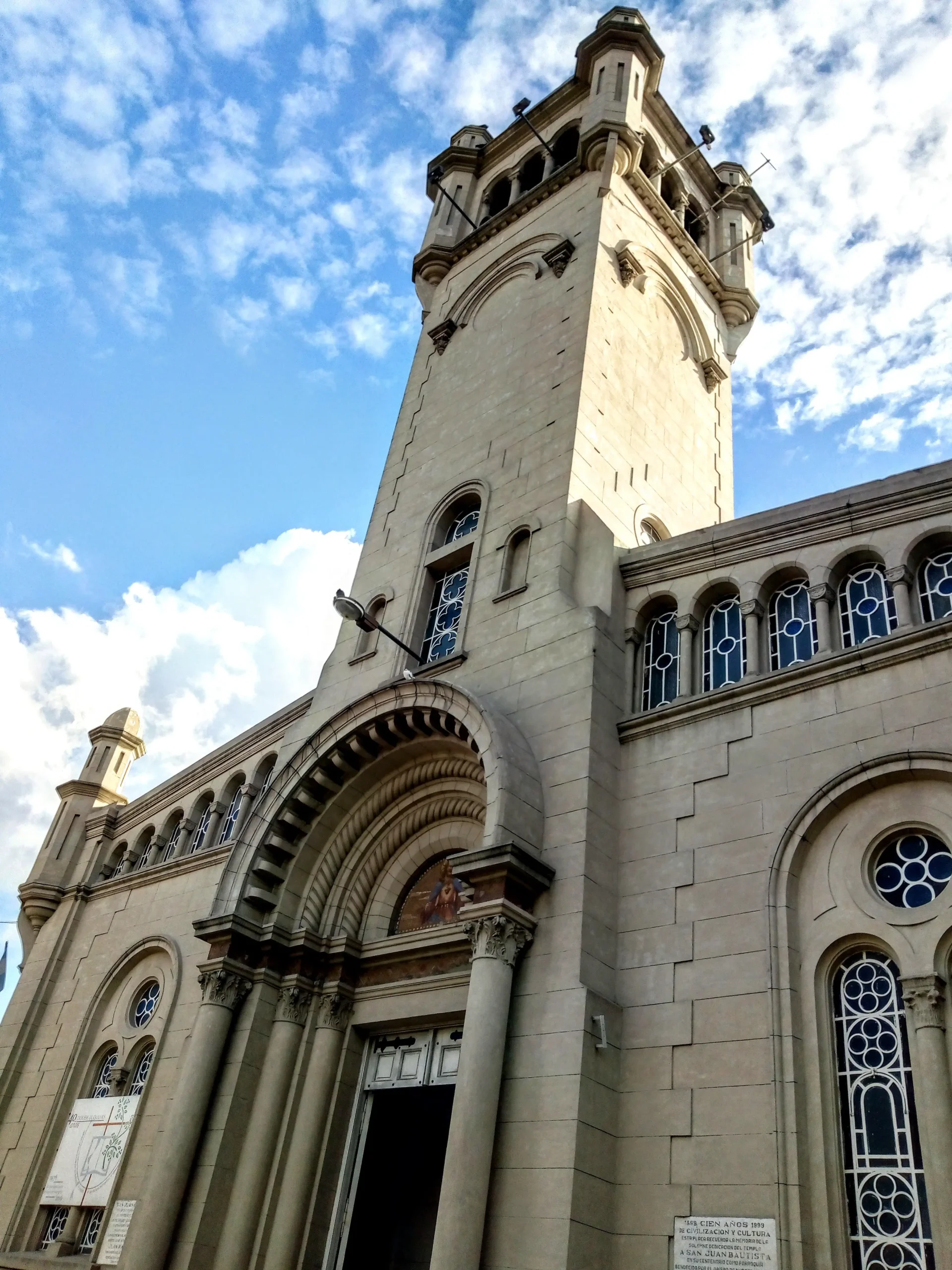 Iglesia San Juan Bautista, Florencio Varela: Un Legado de Fe y Historia - Cuándo se construyó la iglesia San Juan Bautista iglesia san juan bautista florencio varela - Cuándo se construyó la iglesia San Juan Bautista