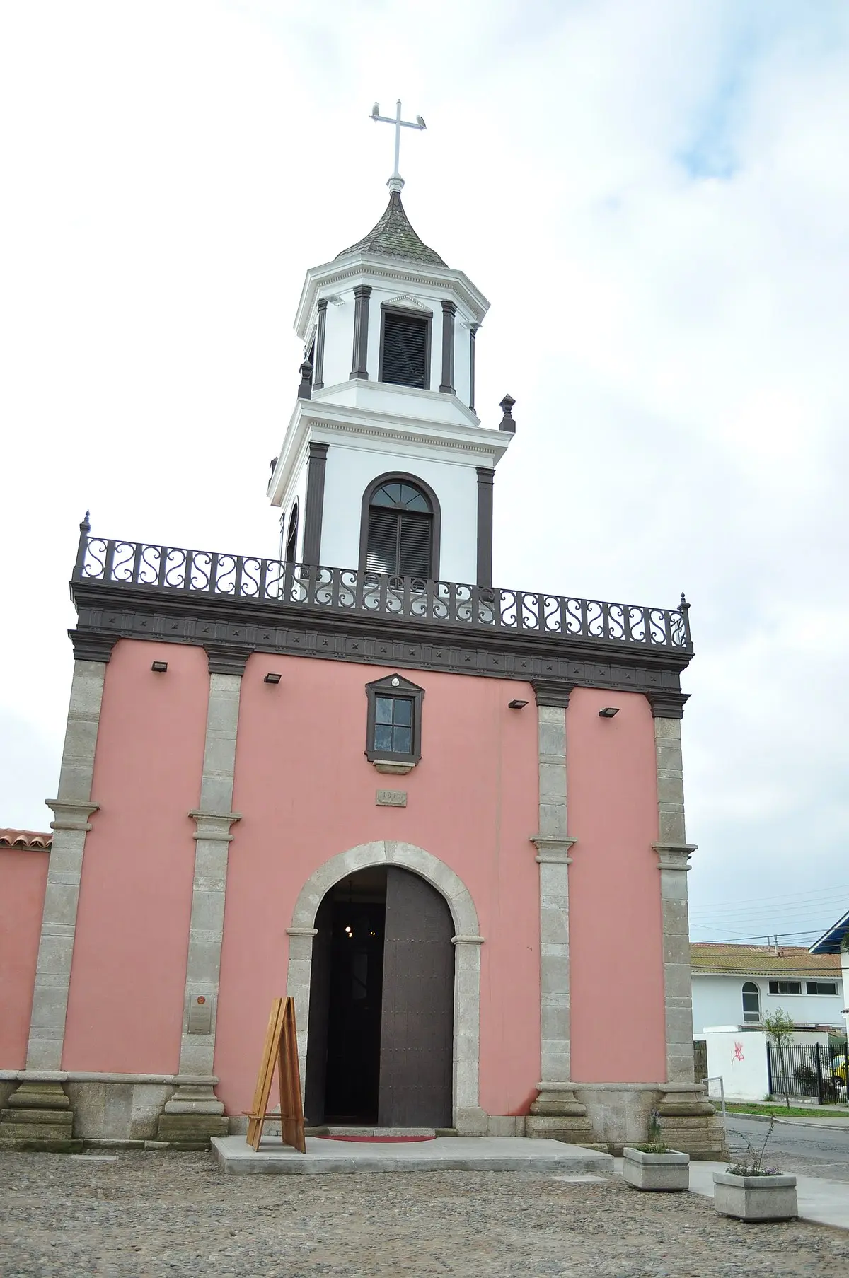iglesia de santa inés la serena - Cuántas Iglesia tiene la Serena