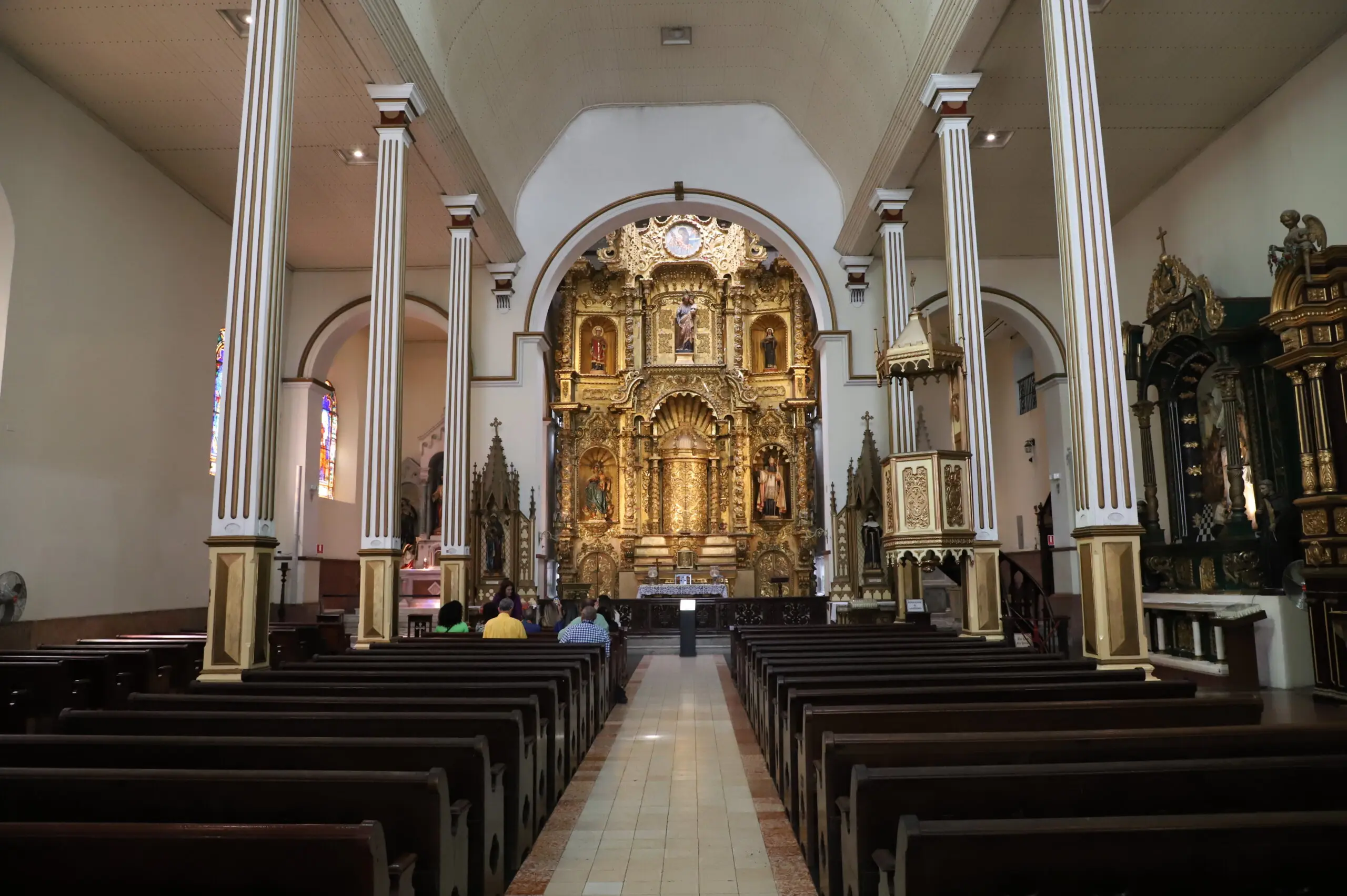 El Altar de Oro de la Iglesia de San José en Panamá: Un Tesoro Histórico y Artístico - Cuántas iglesias hay en el casco antiguo altar de oro iglesia san jose panama - Cuántas iglesias hay en el casco antiguo
