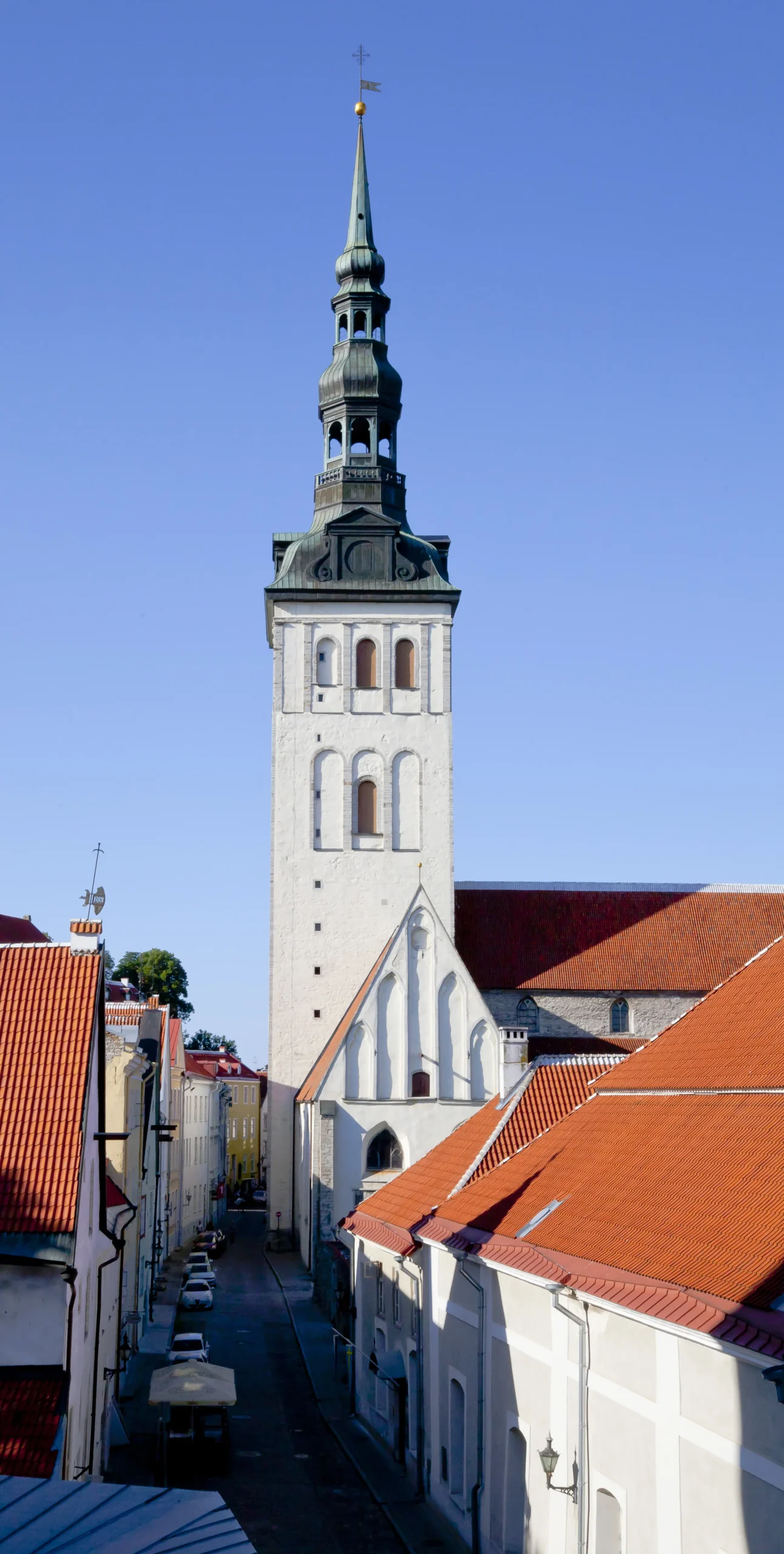 La Iglesia de San Nicolás: Un Tesoro Histórico y Arquitectónico en Tallín - Cuántos aeropuertos hay en Tallín iglesia de san nicolas tallin - Cuántos aeropuertos hay en Tallín