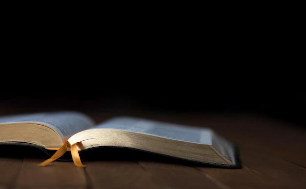 La Biblia Mesa: Un Símbolo de Comunión y Hospitalidad - Donde dice en la Biblia que la mesa está servida biblia mesa - Donde dice en la Biblia que la mesa está servida