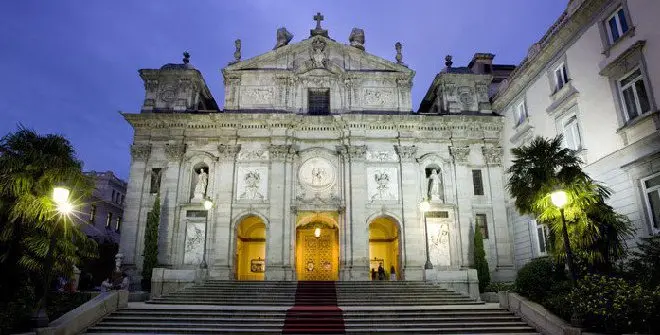 iglesia de las salesas madrid - Dónde está enterrado Fernando VI