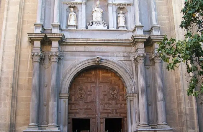 La Iglesia del Sagrario de Granada: Un Recinto Histórico y Espiritual - Dónde hay misa a las 10 en Granada iglesia del sagrario granada horarios - Dónde hay misa a las 10 en Granada