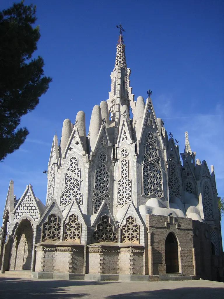 La Iglesia de Montserrat: Un Santuario de Fe y Belleza - Dónde se encuentra el Santuario de la Virgen de Montserrat iglesia montserrat - Dónde se encuentra el Santuario de la Virgen de Montserrat