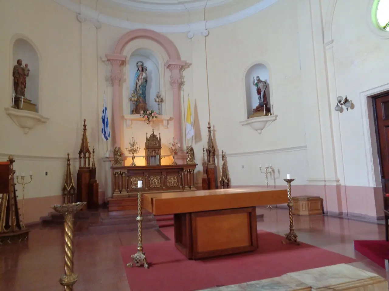 El Altar Mayor: Corazón de la Iglesia Católica - Dónde se ubica el altar mayor altar mayor iglesia catolica - Dónde se ubica el altar mayor