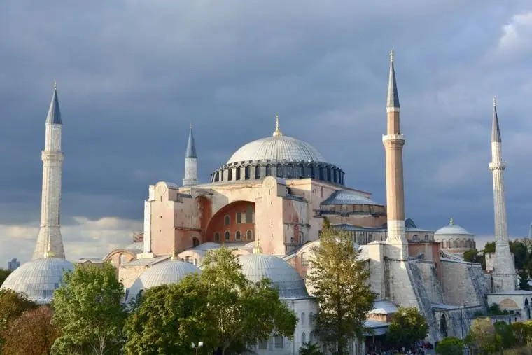 La Iglesia Católica en Turquía: Un Presente Complejo en un Pasado Cristiano - Está permitido el catolicismo en Turquía iglesia catolica en turquia - Está permitido el catolicismo en Turquía