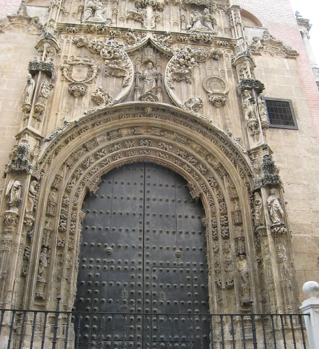 La Iglesia del Sagrario de Málaga: Un Tesoro Histórico y Artístico - Por qué no se terminó la Catedral de Málaga iglesia del sagrario malaga - Por qué no se terminó la Catedral de Málaga
