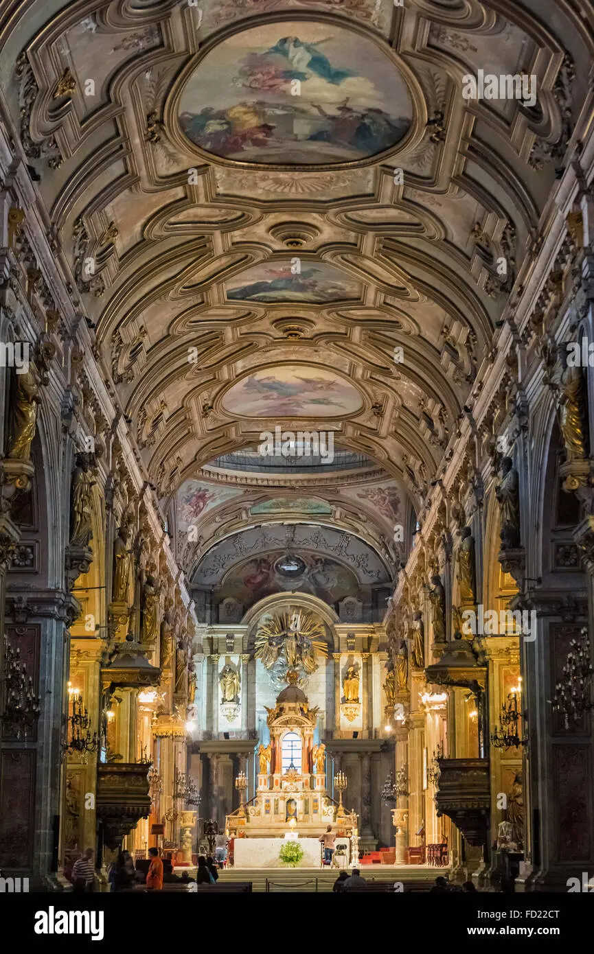 Iglesia Catedral Metropolitana de Santiago: Un Corazón Histórico y Espiritual - Qué actividades se realizan en la Catedral de Santiago iglesia plaza de armas santiago - Qué actividades se realizan en la Catedral de Santiago