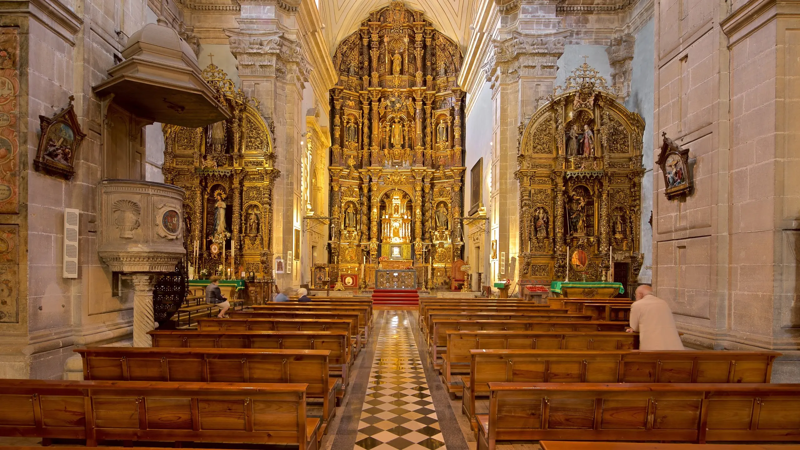 La Iglesia de San Isidoro de Oviedo: Un Tesoro del Románico Asturiano - Qué altura tiene la catedral de Oviedo iglesia de san isidoro oviedo - Qué altura tiene la catedral de Oviedo