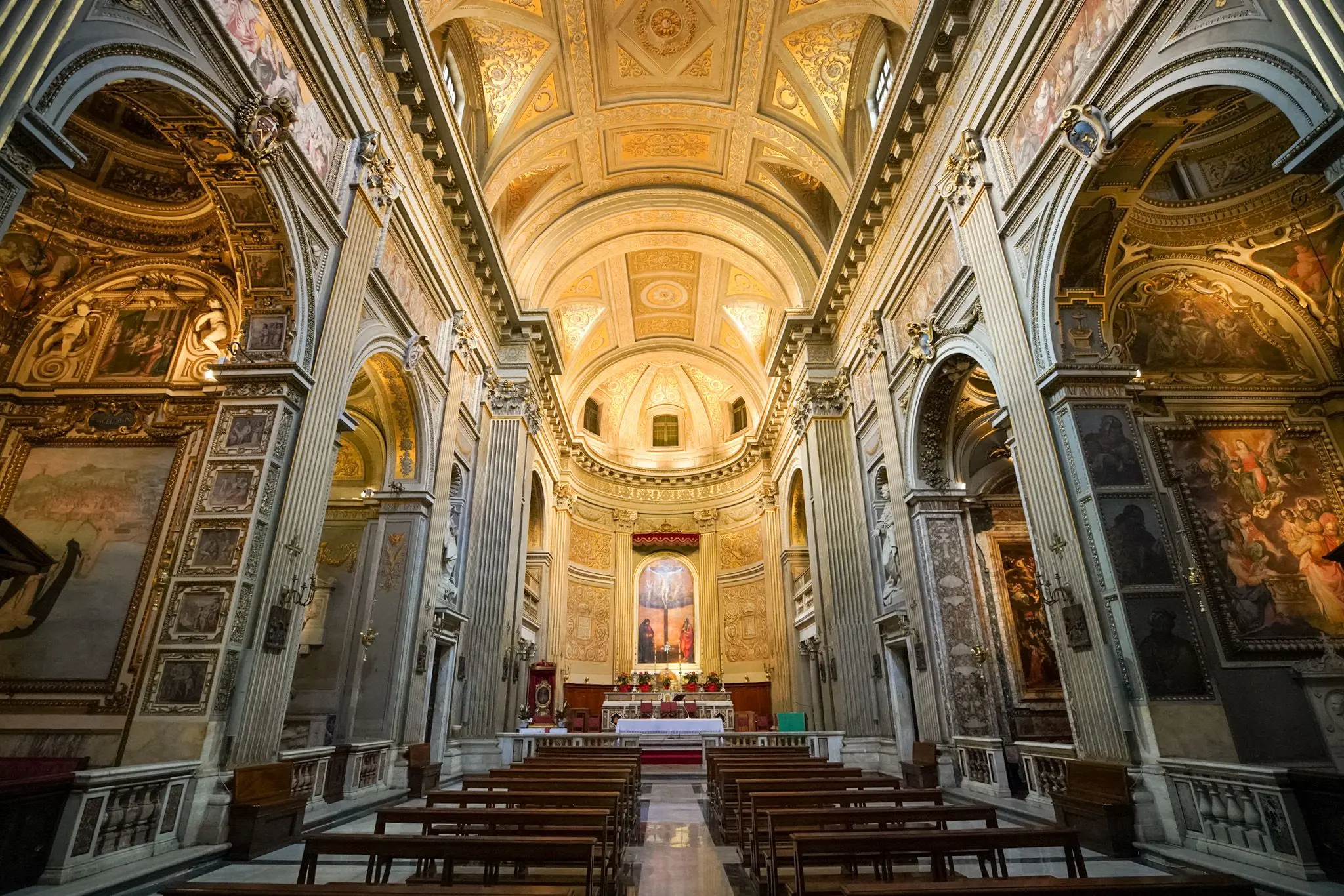 La Iglesia de Montserrat en Roma: Un Oasis de Tranquilidad en el Corazón de la Ciudad - Qué Basilicas ver en Roma iglesia montserrat roma - Qué Basilicas ver en Roma