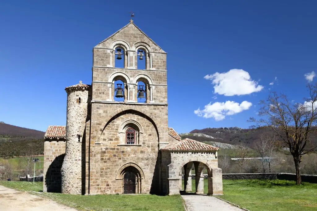 La riqueza románica de Palencia: Un viaje por el arte medieval - Qué ciudad española tiene más iglesias romanicas iglesia romanica palencia - Qué ciudad española tiene más iglesias romanicas