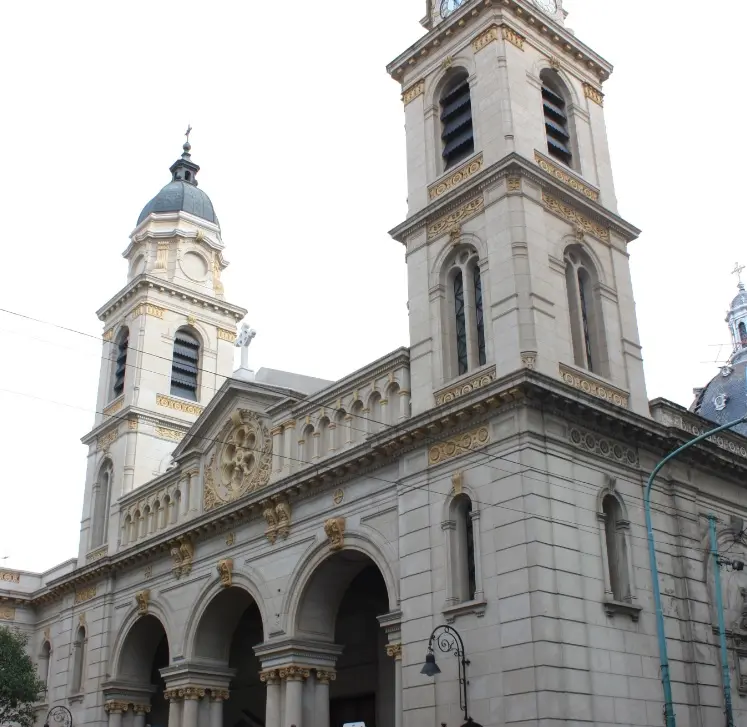 La Iglesia de San Expedito en Once: Un Santuario de Fe y Esperanza - Qué colectivo me lleva de once a San Telmo iglesia san expedito once como llegar - Qué colectivo me lleva de once a San Telmo