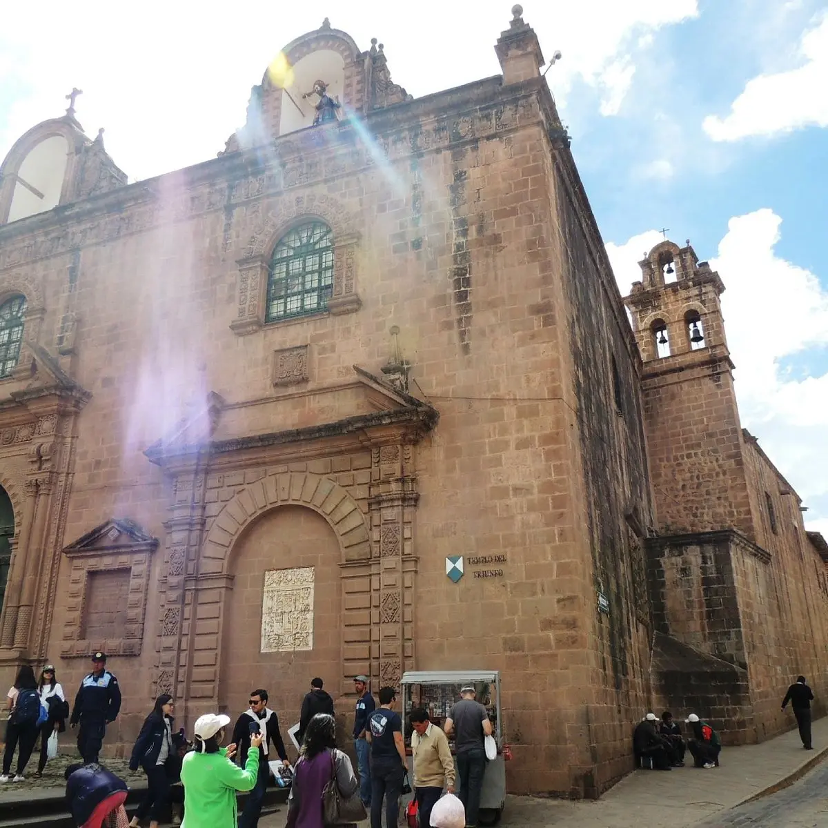 La Iglesia del Triunfo: Un Tesoro Histórico y Artístico en Cusco - Qué contiene el altar principal del triunfo iglesia del triunfo cusco - Qué contiene el altar principal del triunfo