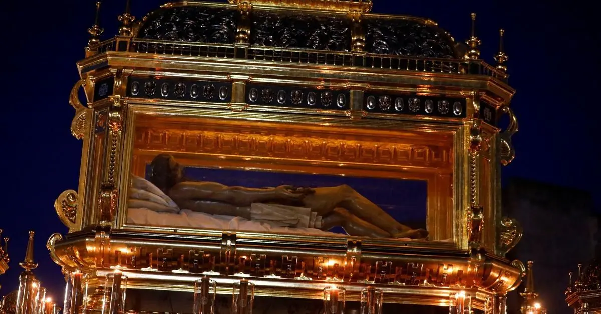 La Misa del Santo Sepulcro: Un Viaje Espiritual a la Pasión de Cristo - Qué día se celebra la procesión del Santo Sepulcro misa santo sepulcro - Qué día se celebra la procesión del Santo Sepulcro
