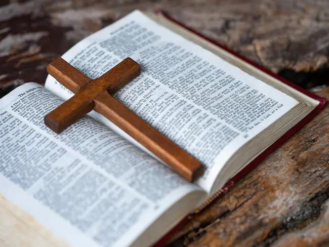 La Religión de la Biblia: Un Viaje a Través de la Historia y la Fe - Qué dice la Biblia de la religión religion de la biblia - Qué dice la Biblia de la religión