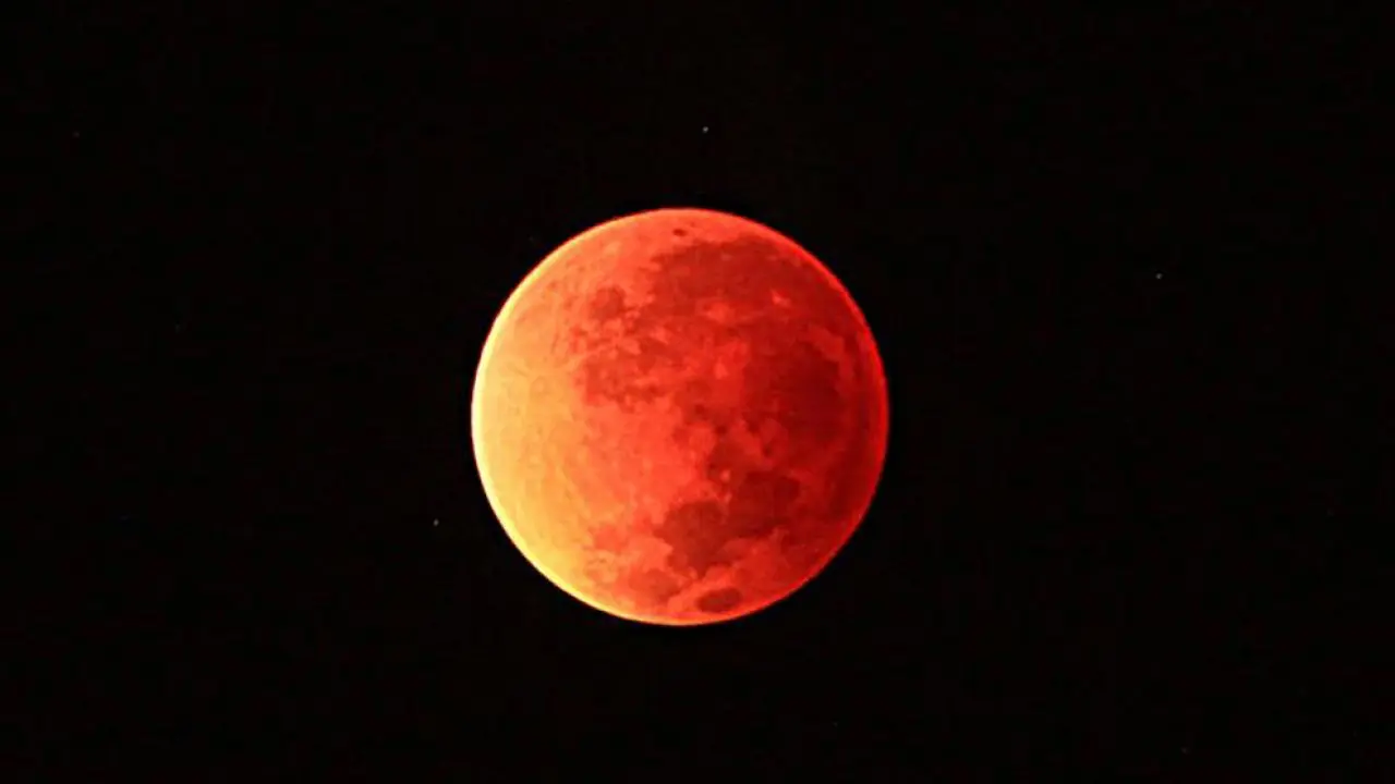 La Luna en la Biblia: Un Faro Celestial en la Creación - Qué dice Salmo 104 19 luna biblia - Qué dice Salmo 104 19