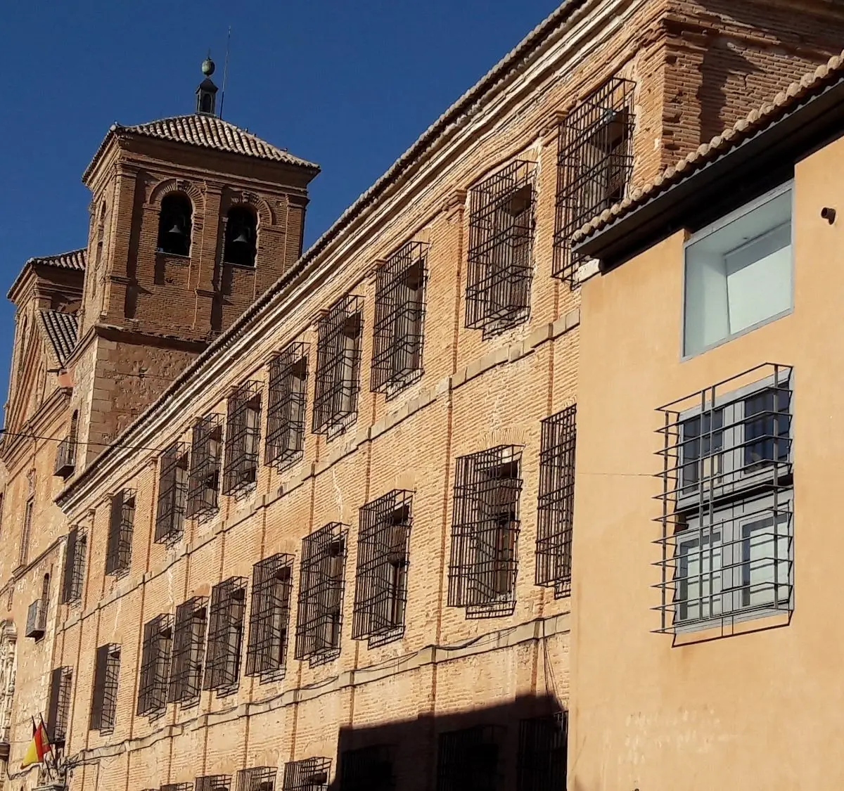 La Iglesia de Almagro: Un Viaje a Través de la Historia y la Fe - Qué diferencia hay entre una catedral y una basílica iglesia almagro - Qué diferencia hay entre una catedral y una basílica