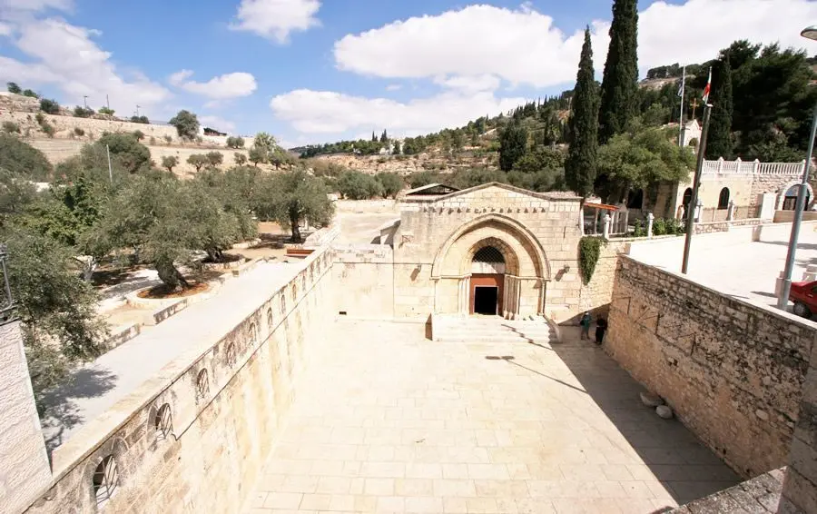 La Iglesia del Sepulcro de María: Un Santuario de Fe y Historia - Qué encontraron cuando abrieron la tumba de María iglesia del sepulcro de maria - Qué encontraron cuando abrieron la tumba de María