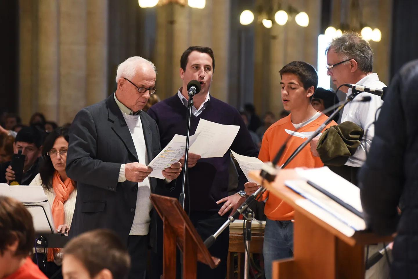 Cantando en Misa: Un Viaje Musical a la Fe - Qué es la canta Misa cantando en misa - Qué es la canta Misa