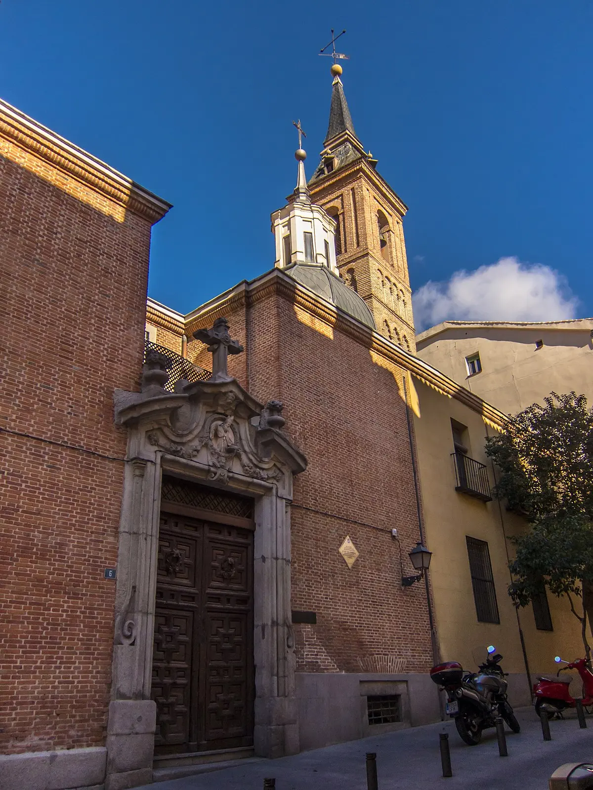 Iglesia de San Nicolás de Bari y San Pedro Mártir: Un Tesoro Gótico en Burgos - Qué es la Iglesia de San Nicolás iglesia de san nicolás de bari y san pedro mártir - Qué es la Iglesia de San Nicolás