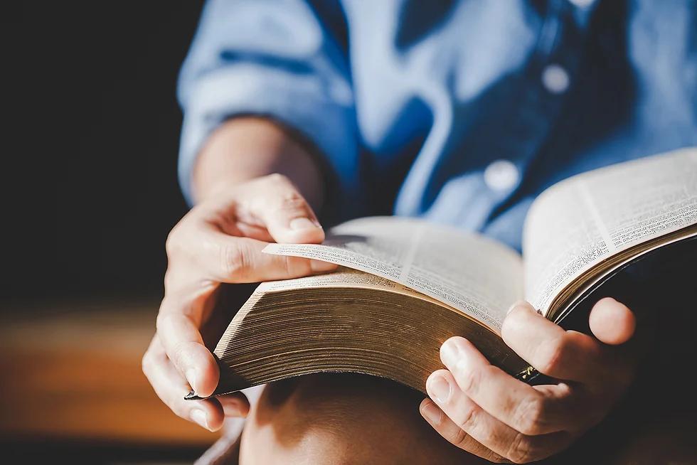 La Biblia y la Realidad: Un Análisis desde la Perspectiva Cristiana - Qué es ser realista según la Biblia biblia y realidad - Qué es ser realista según la Biblia