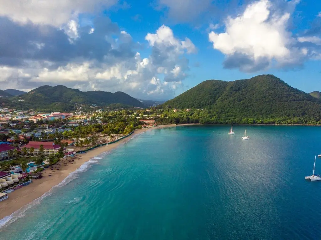 La Belleza de Santa Lucía: Un Paraíso en el Caribe - Qué hay cerca de Santa Lucía donde queda la iglesia de santa lucia - Qué hay cerca de Santa Lucía