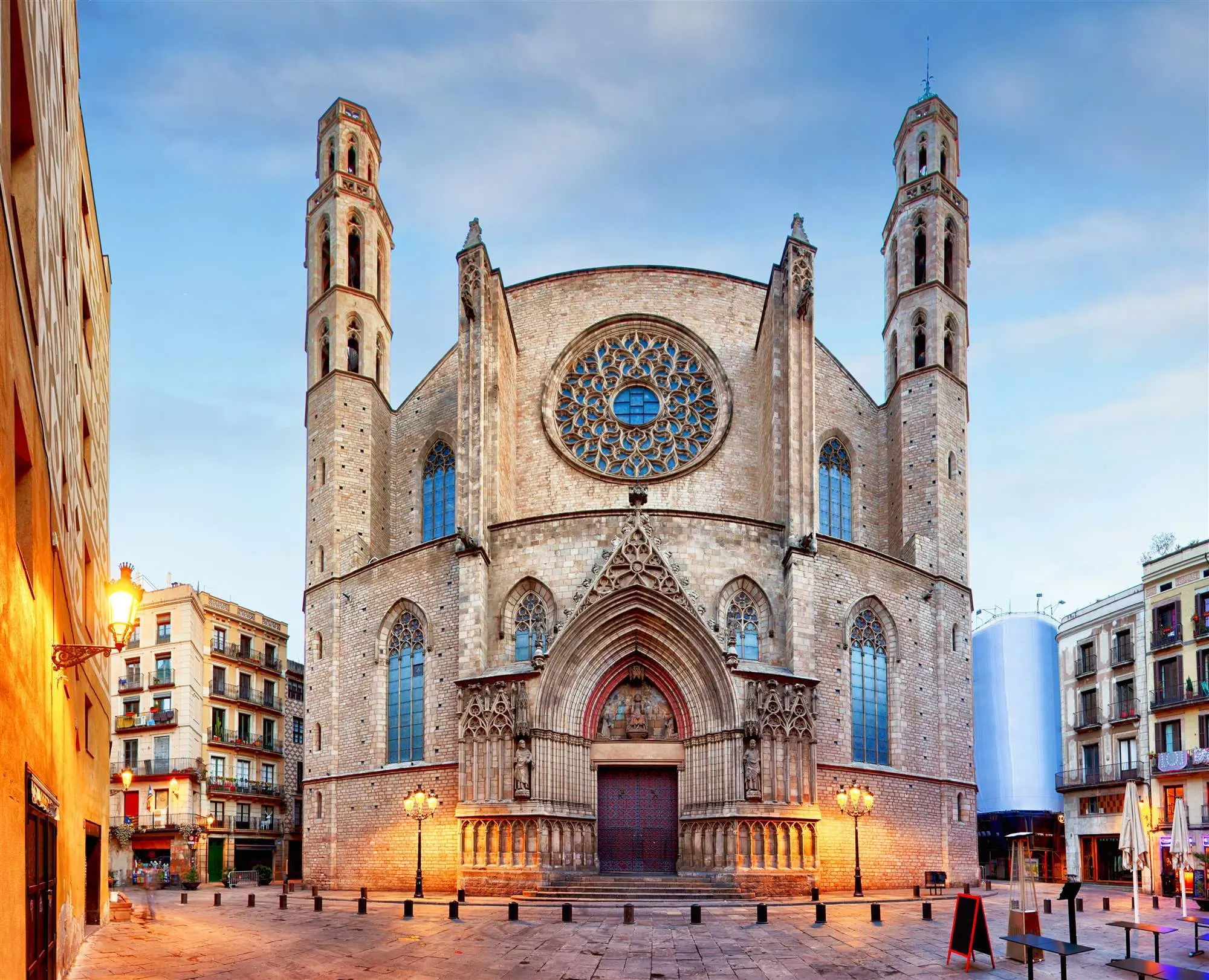 La Catedral del Mar: Un Viaje a la Historia de Barcelona - Qué iglesia es la de La catedral del mar cual es la iglesia de la catedral del mar - Qué iglesia es la de La catedral del mar