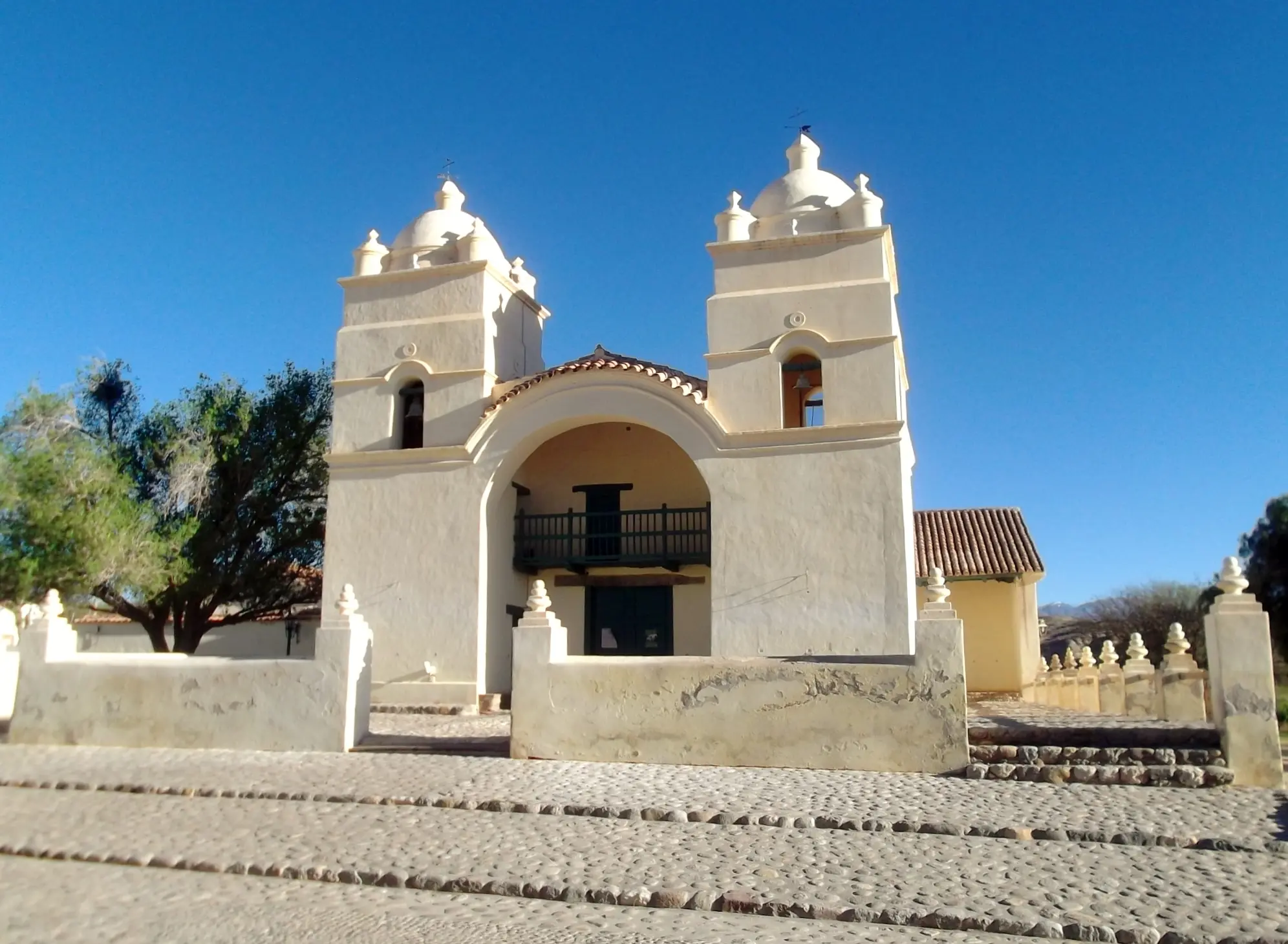 Iglesia de San Pedro Nolasco: Un Legado de Fe y Caridad en Los Molinos - Que le pidió la Virgen a Pedro Nolasco iglesia san pedro nolasco de los molinos - Que le pidió la Virgen a Pedro Nolasco