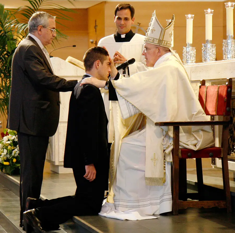 La Confirmación en la Iglesia: Un Paso Crucial en el Camino de Fe - Qué se necesita para hacer la confirmación confirmacion iglesia - Qué se necesita para hacer la confirmación