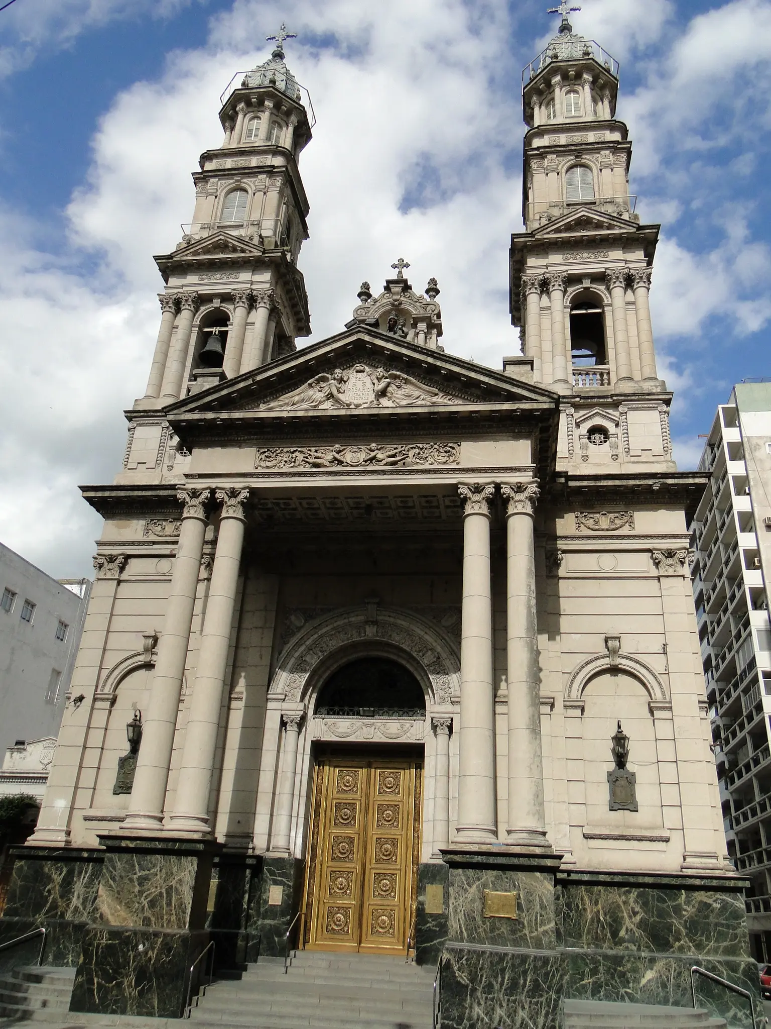 La Catedral Basílica de Rosario: Un Santuario de Fe y Historia - Qué significa el vitral de la catedral de Rosario iglesia catedral de rosario - Qué significa el vitral de la catedral de Rosario