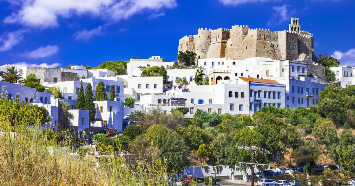 Juan en la Isla de Patmos: Una Historia de Revelación y Destierro - Qué significa la isla de Patmos en la Biblia juan en la isla de patmos biblia - Qué significa la isla de Patmos en la Biblia